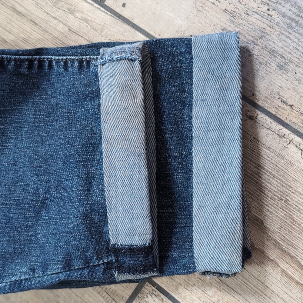 NWT Signature by Levis Distressed Cuffed Mid Rise Slim Boyfriend Denim Jeans - Picture 6 of 6